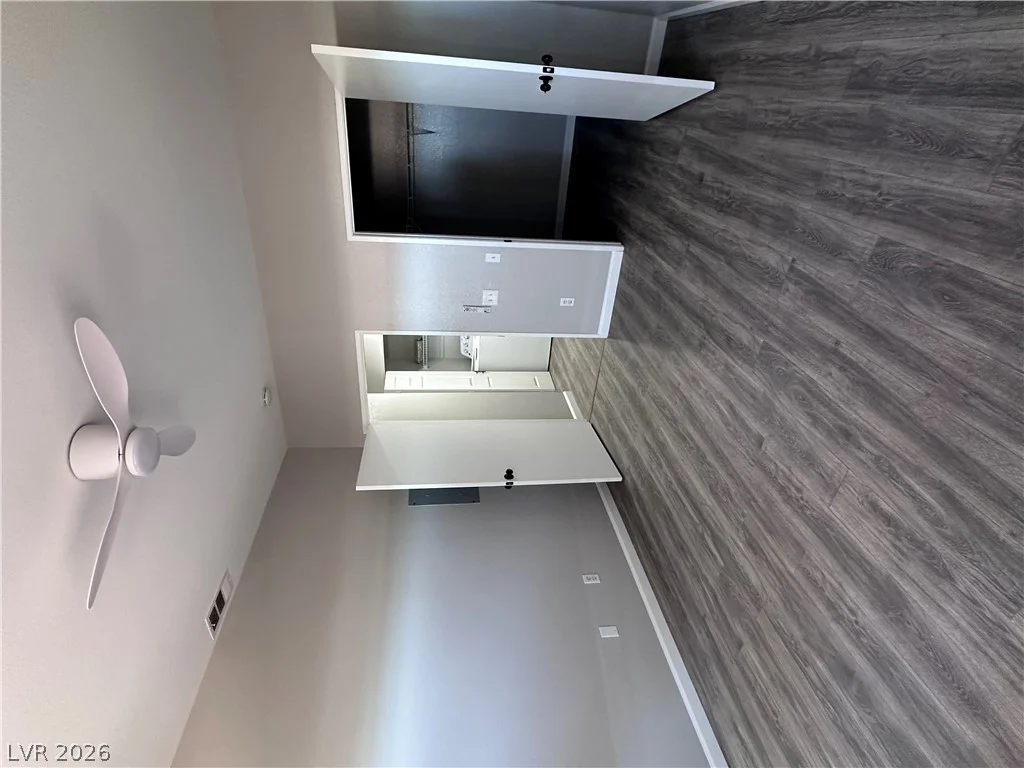 5415 Harmon, Las Vegas, NV 89103