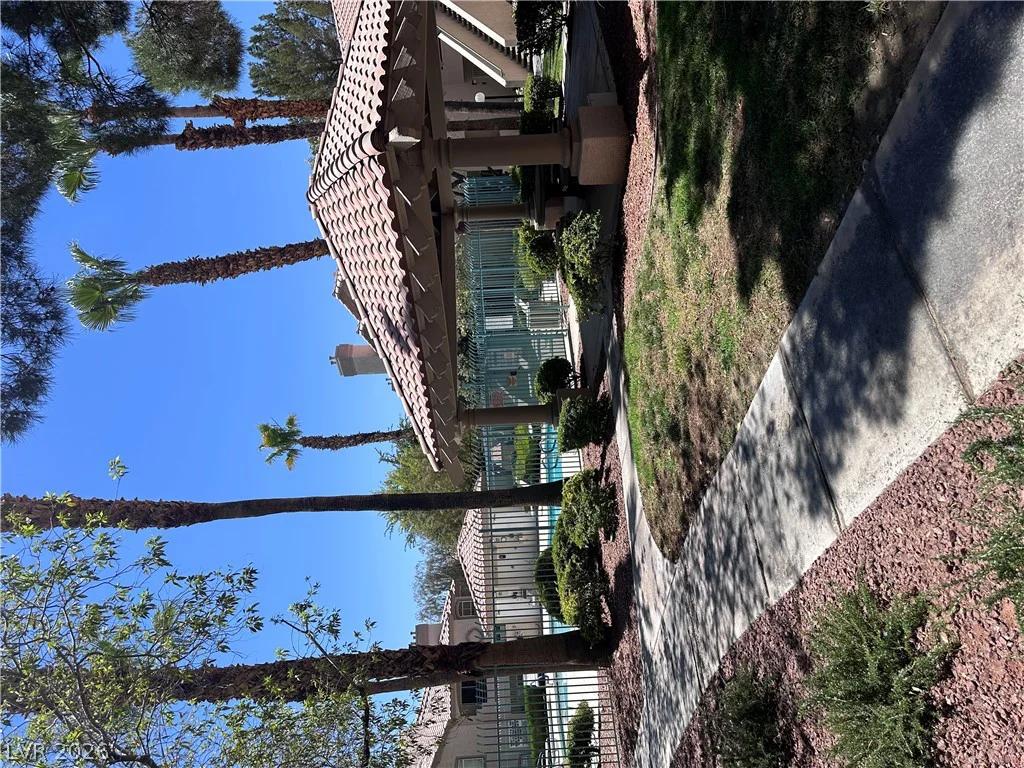 5415 Harmon, Las Vegas, NV 89103
