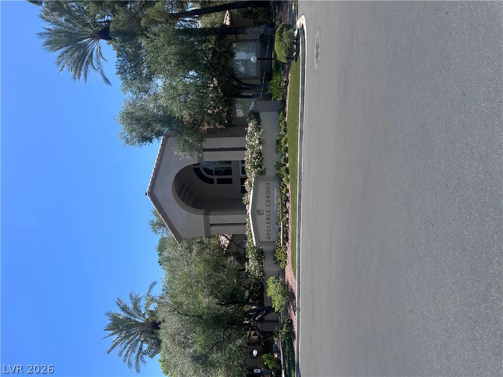 5415 Harmon, Las Vegas, NV 89103