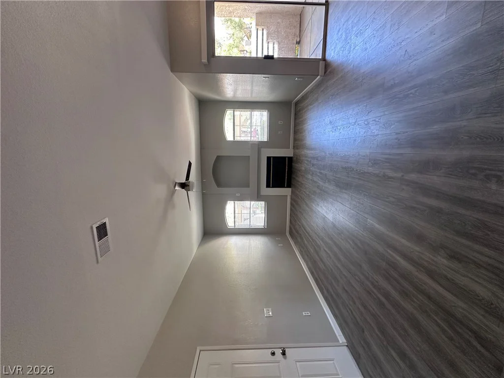 5415 Harmon, Las Vegas, NV 89103