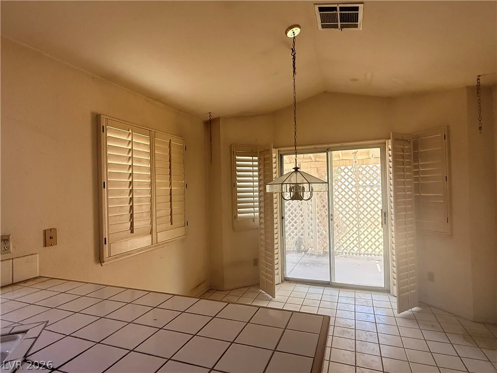 9713 Peacock Hill, Las Vegas, NV 89117