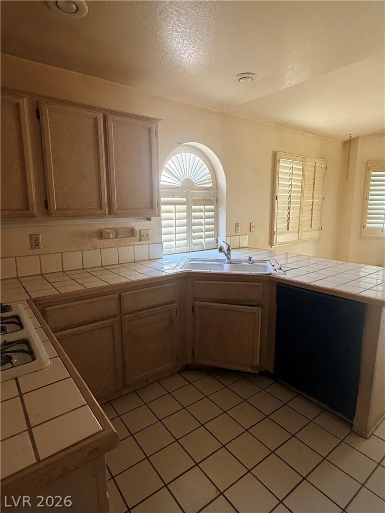 9713 Peacock Hill, Las Vegas, NV 89117