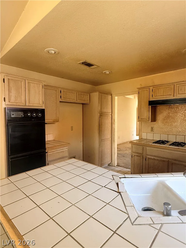 9713 Peacock Hill, Las Vegas, NV 89117