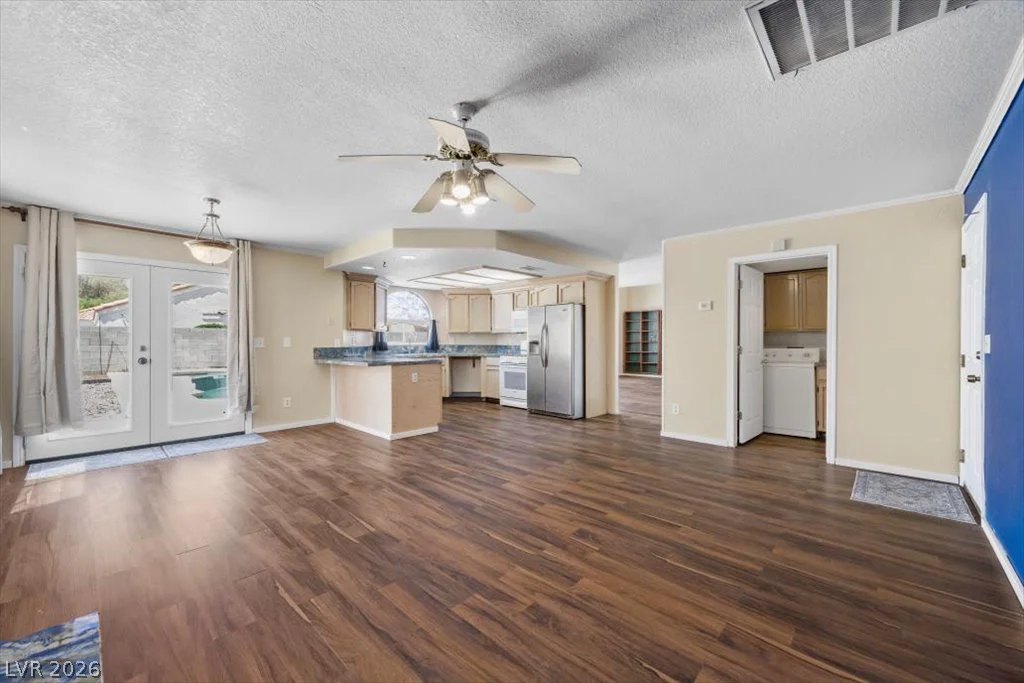 7408 Summer Crest, Las Vegas, NV 89129