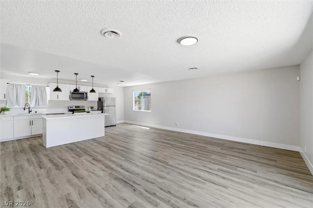 5912 Velma, Las Vegas, NV 89108