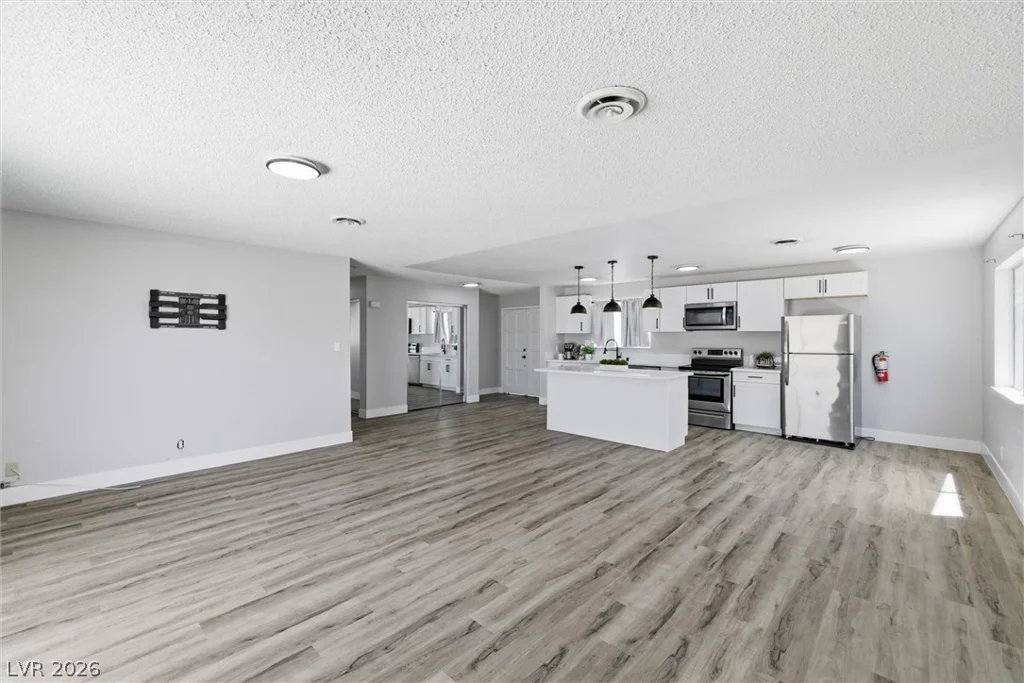 5912 Velma, Las Vegas, NV 89108