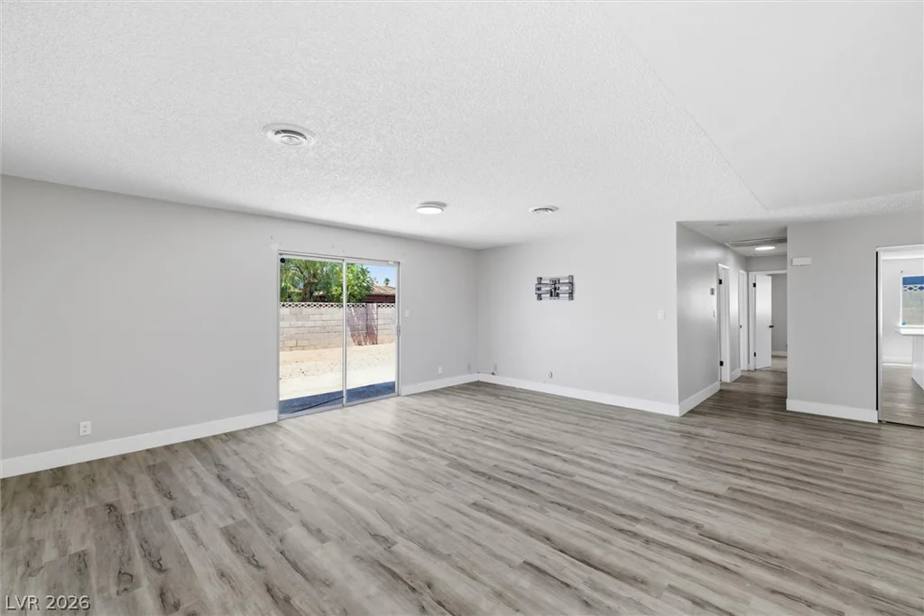 5912 Velma, Las Vegas, NV 89108