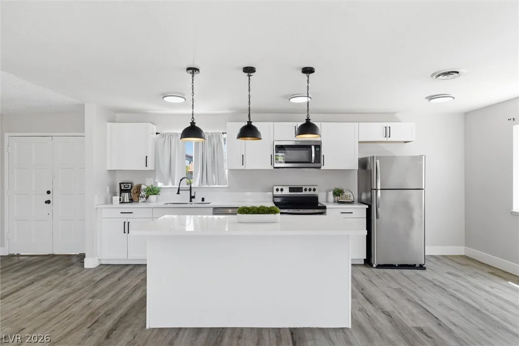 5912 Velma, Las Vegas, NV 89108