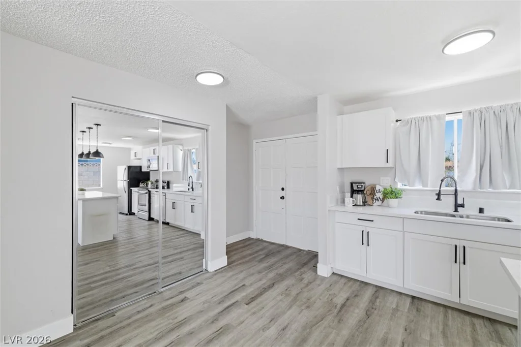 5912 Velma, Las Vegas, NV 89108