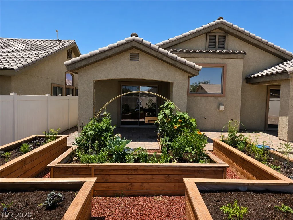 5904 Lady Carolina, North Las Vegas, NV 89081