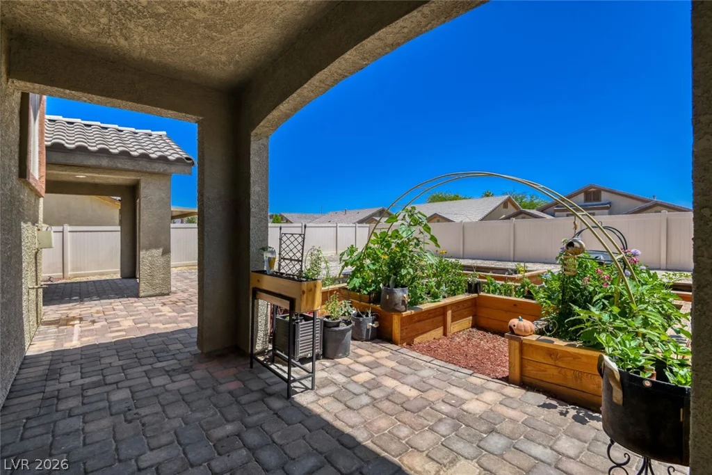 5904 Lady Carolina, North Las Vegas, NV 89081