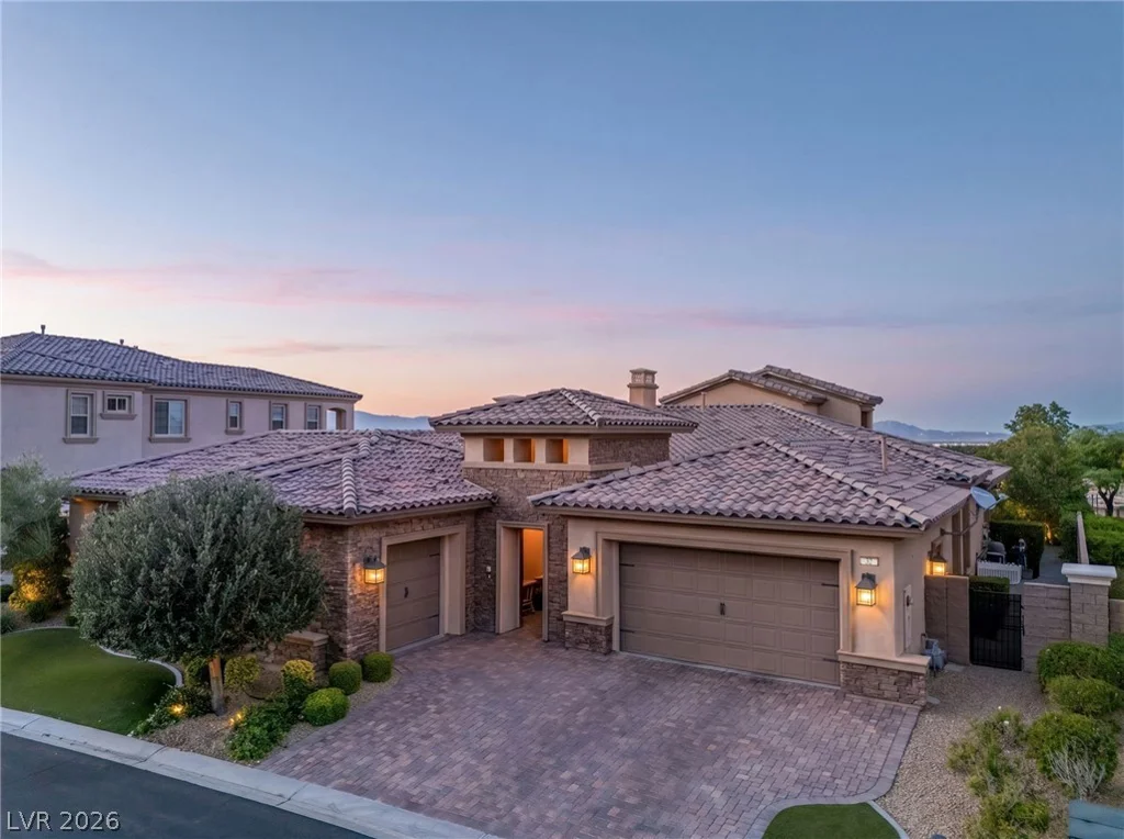 32 Olympia Chase, Las Vegas, NV 89141
