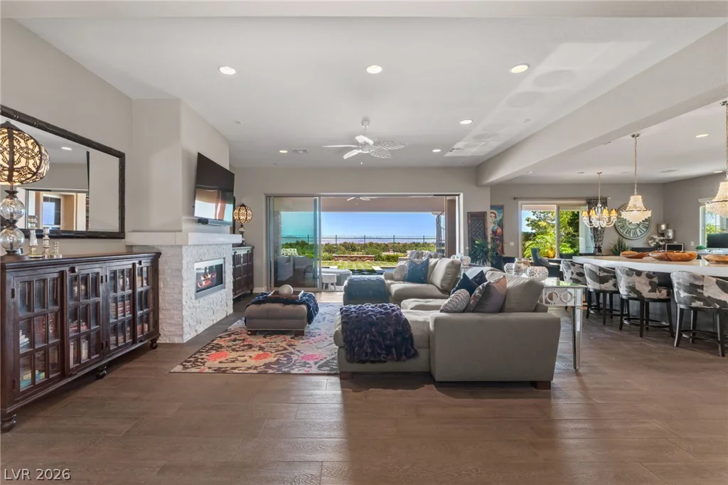32 Olympia Chase, Las Vegas, NV 89141