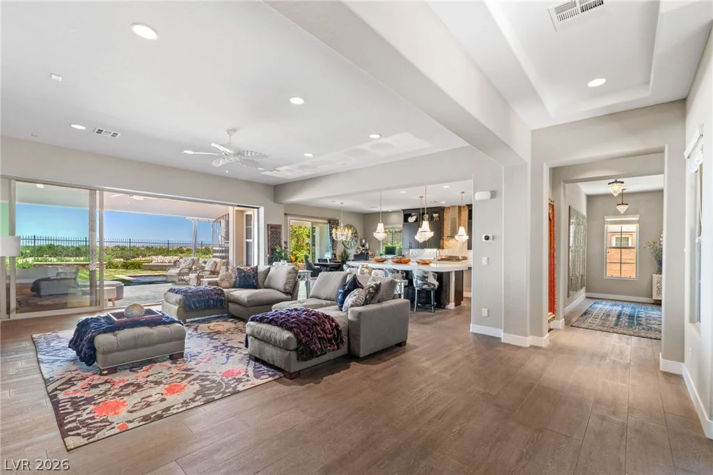 32 Olympia Chase, Las Vegas, NV 89141