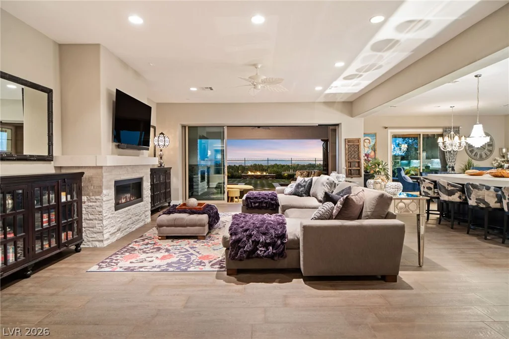 32 Olympia Chase, Las Vegas, NV 89141