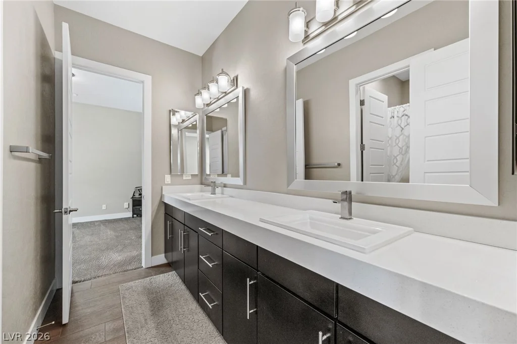 32 Olympia Chase, Las Vegas, NV 89141
