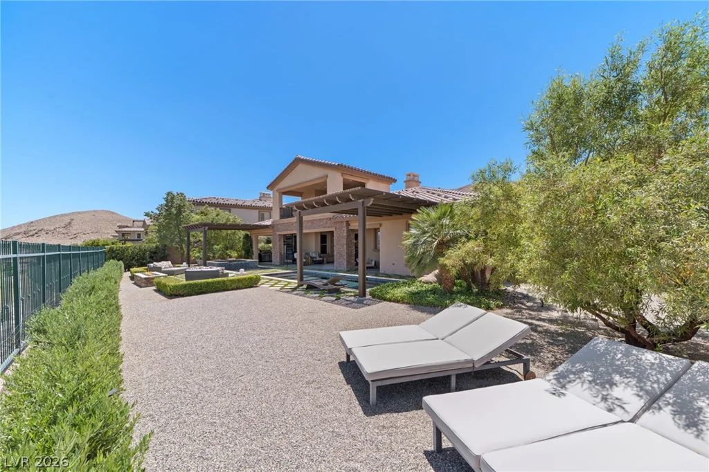 32 Olympia Chase, Las Vegas, NV 89141