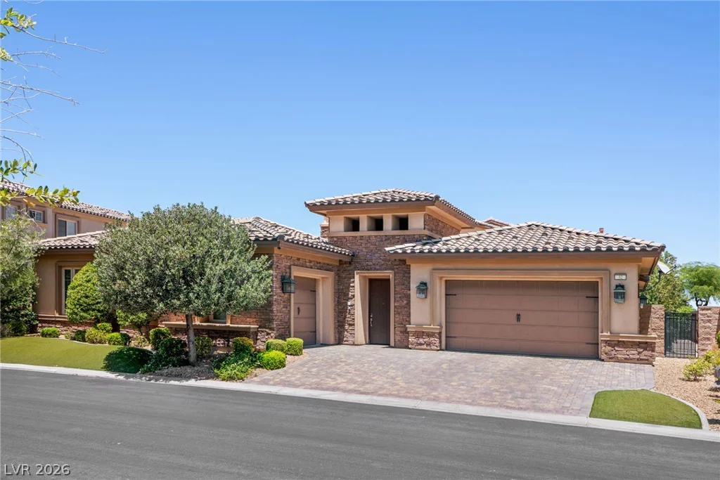 32 Olympia Chase, Las Vegas, NV 89141