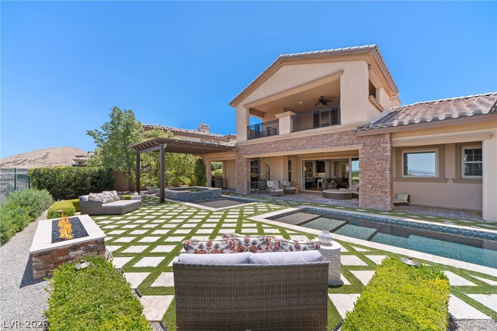 32 Olympia Chase, Las Vegas, NV 89141