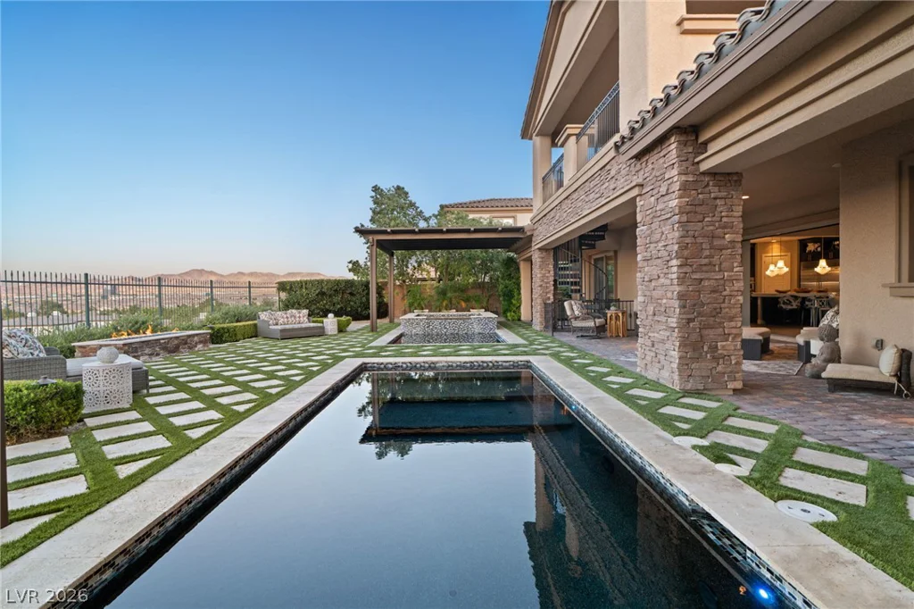 32 Olympia Chase, Las Vegas, NV 89141