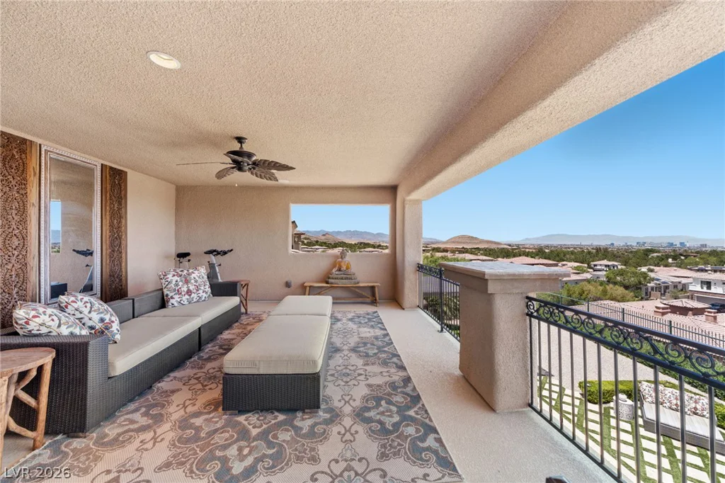 32 Olympia Chase, Las Vegas, NV 89141