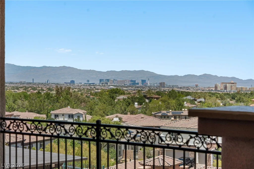 32 Olympia Chase, Las Vegas, NV 89141