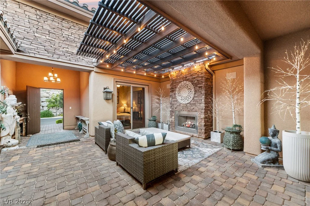 32 Olympia Chase, Las Vegas, NV 89141