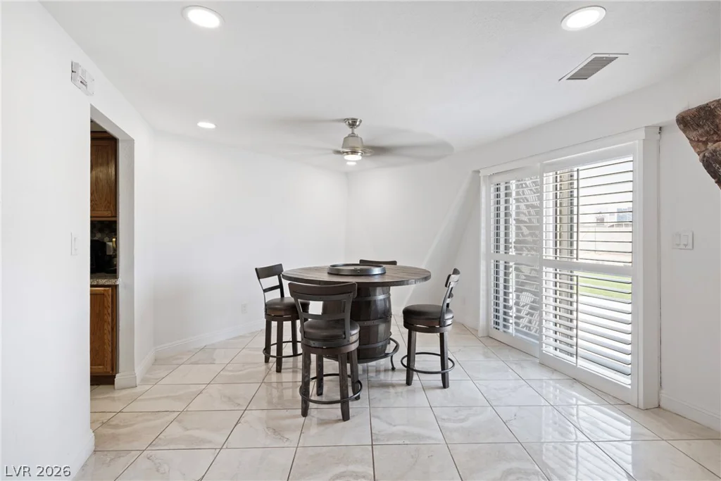 7215 Ullom, Las Vegas, NV 89118