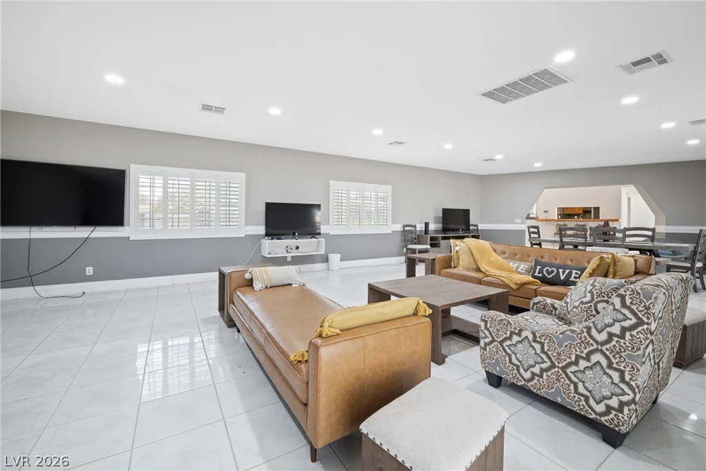 7215 Ullom, Las Vegas, NV 89118