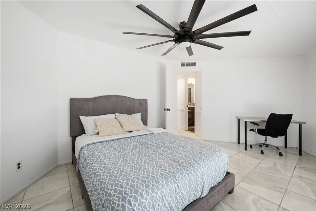 7215 Ullom, Las Vegas, NV 89118