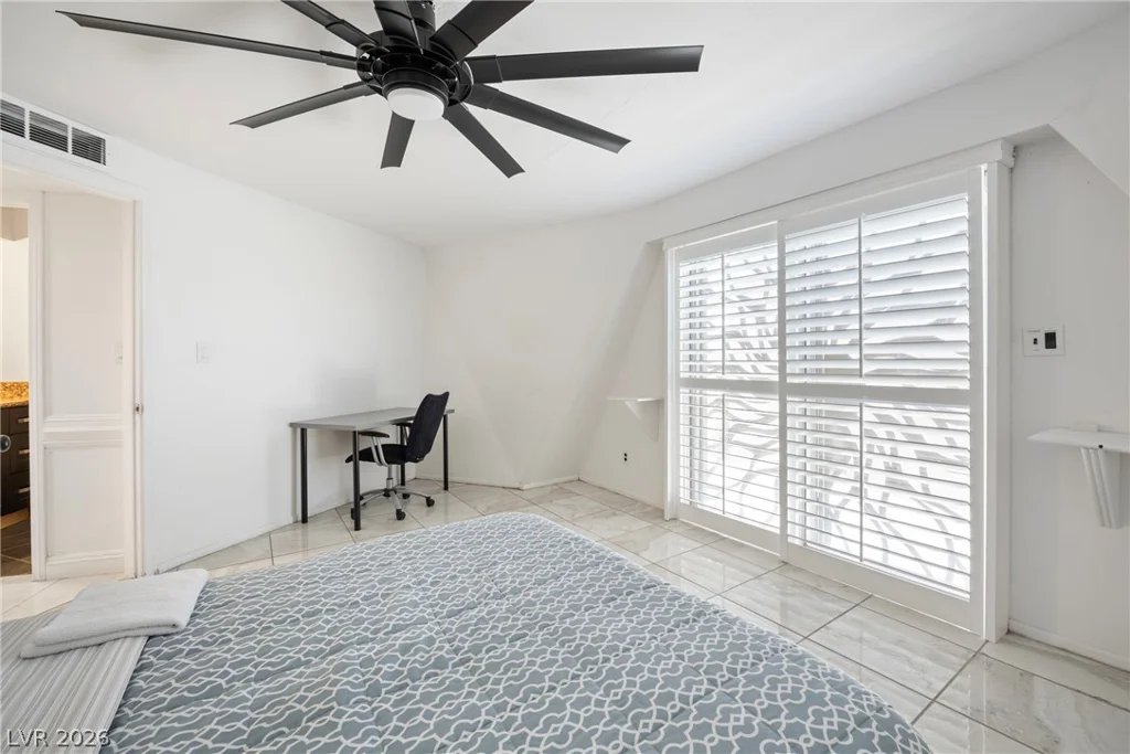 7215 Ullom, Las Vegas, NV 89118