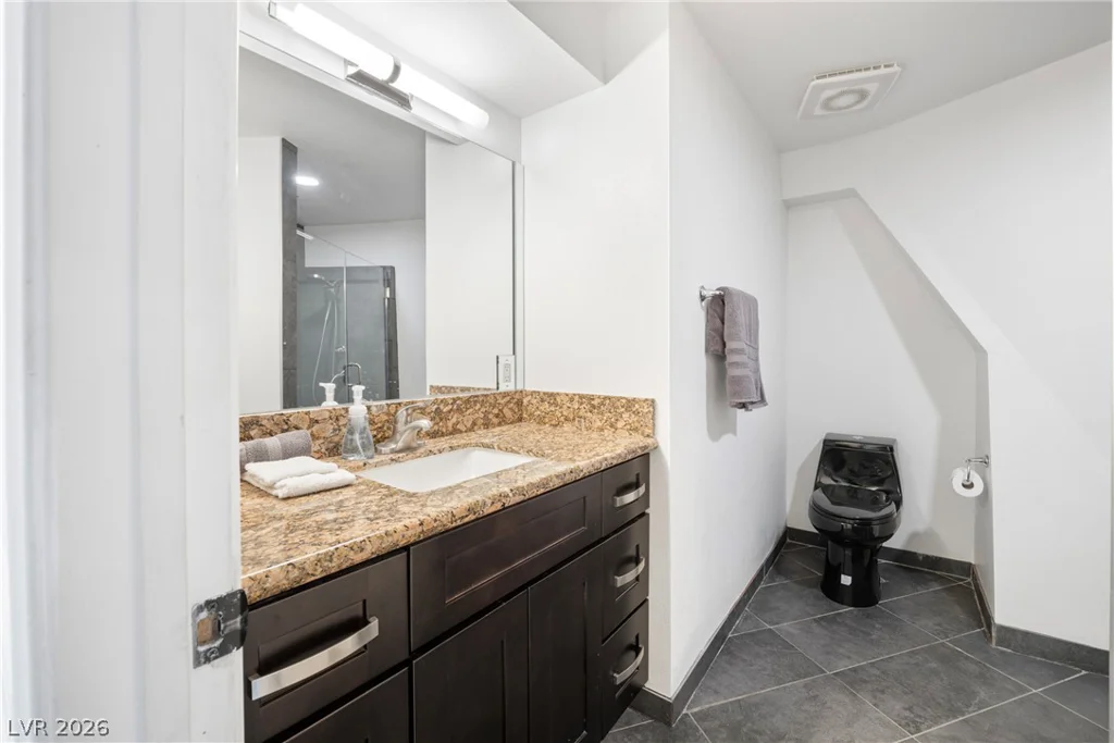 7215 Ullom, Las Vegas, NV 89118