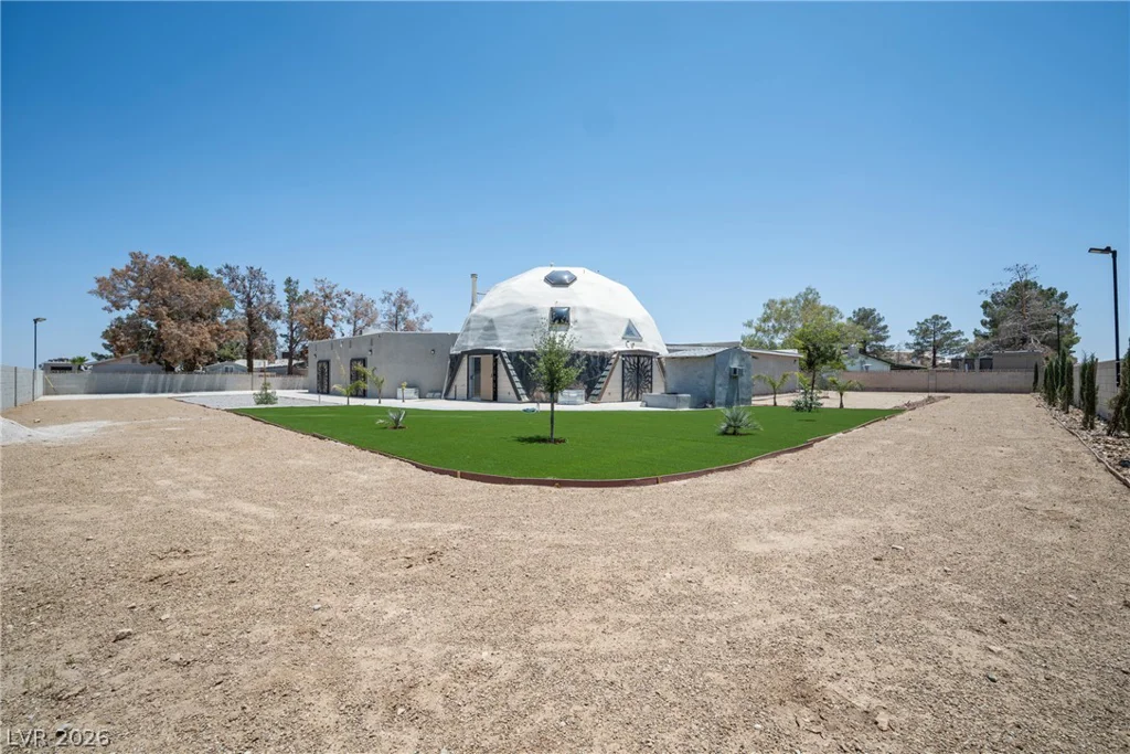 7215 Ullom, Las Vegas, NV 89118