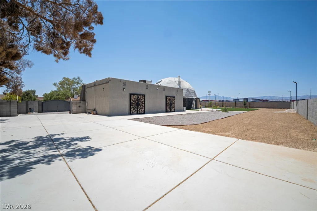 7215 Ullom, Las Vegas, NV 89118