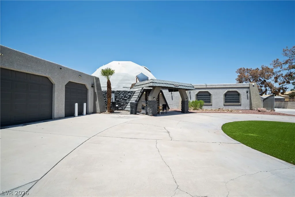 7215 Ullom, Las Vegas, NV 89118