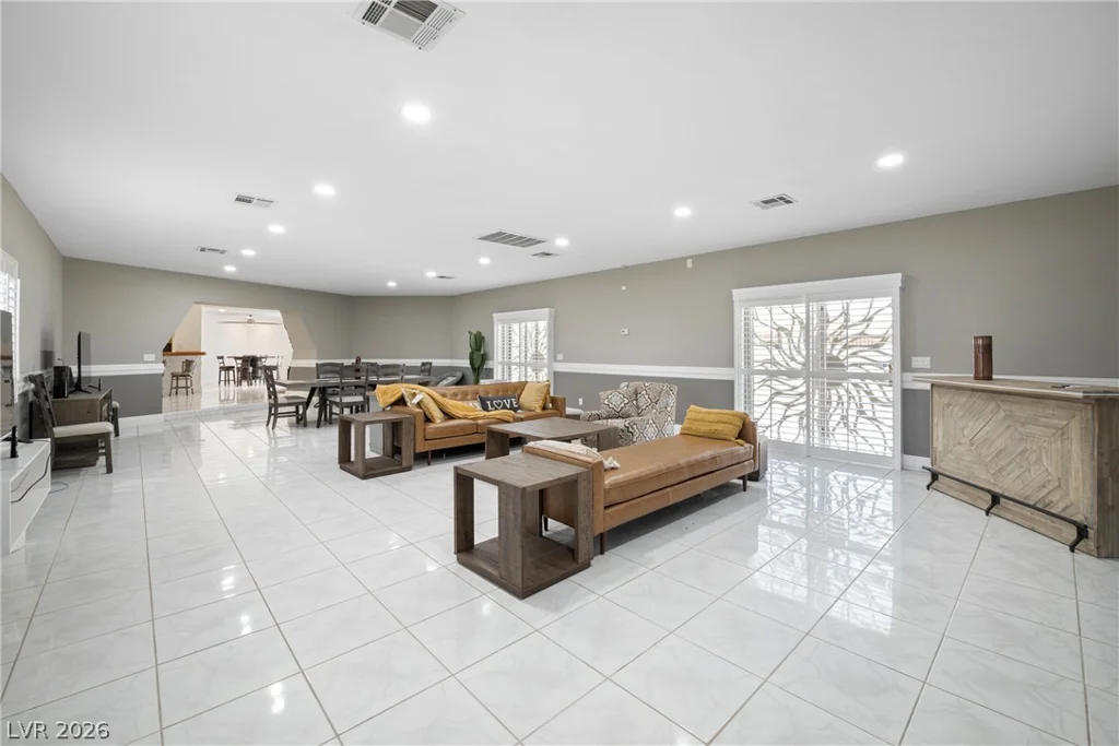 7215 Ullom, Las Vegas, NV 89118