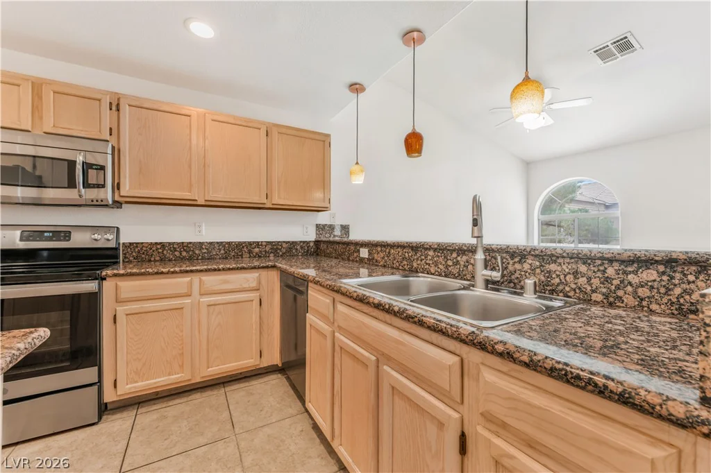 3636 Angela Robin, Las Vegas, NV 89129