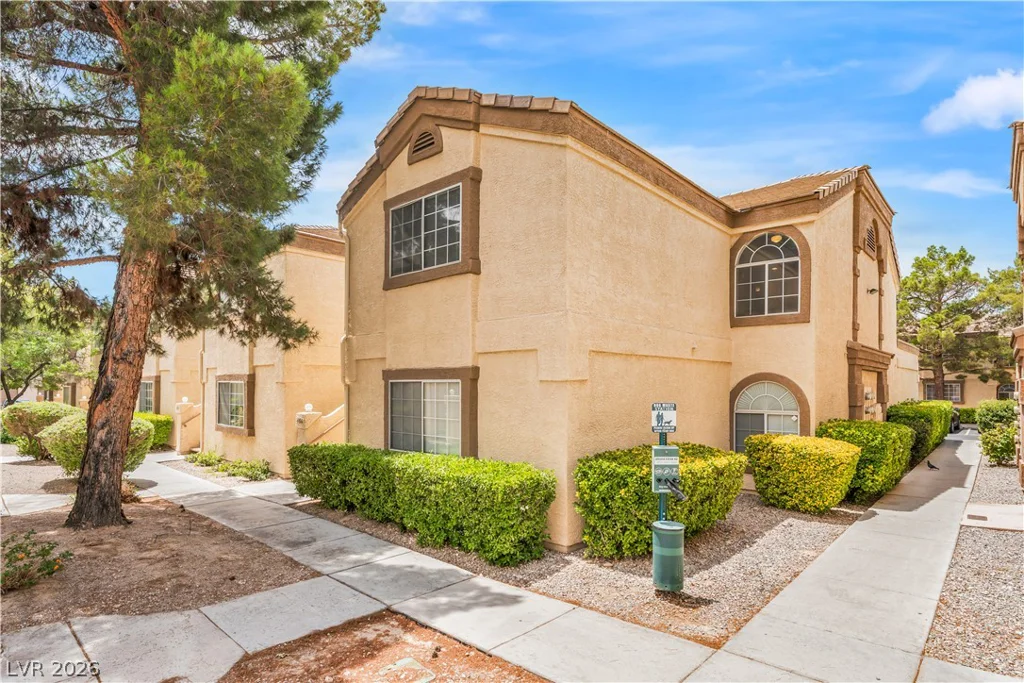 3636 Angela Robin, Las Vegas, NV 89129