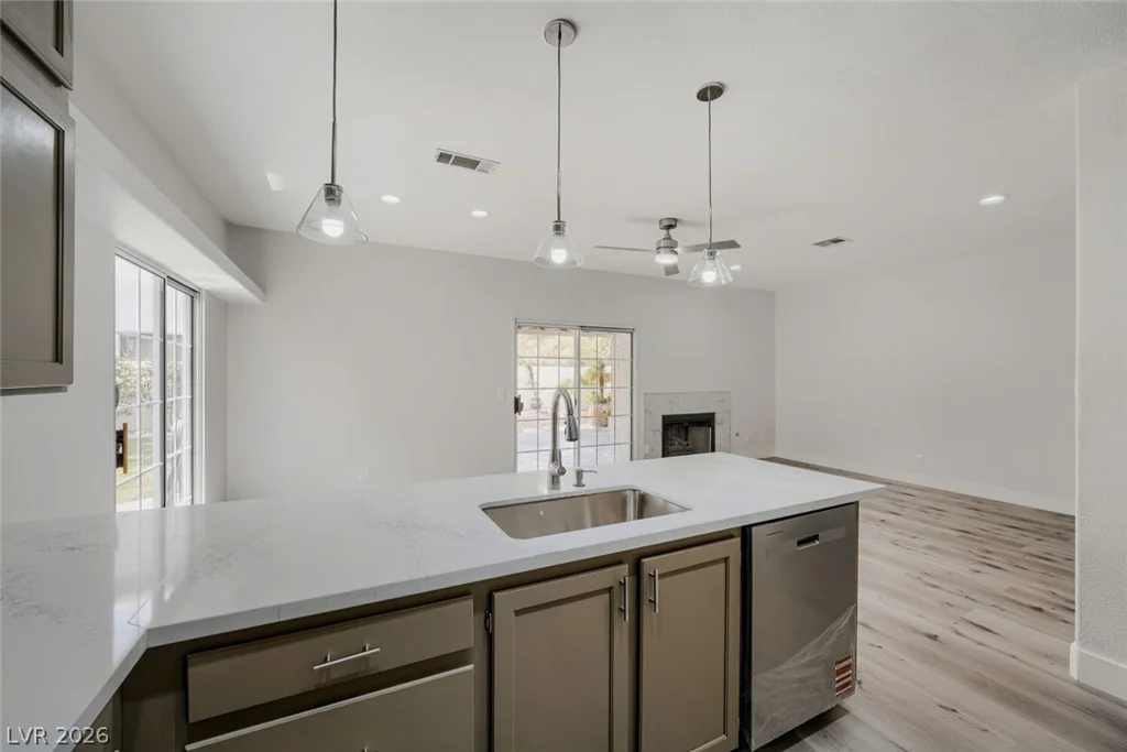 9669 Odda, Las Vegas, NV 89117