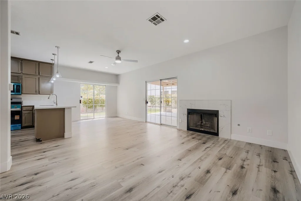 9669 Odda, Las Vegas, NV 89117