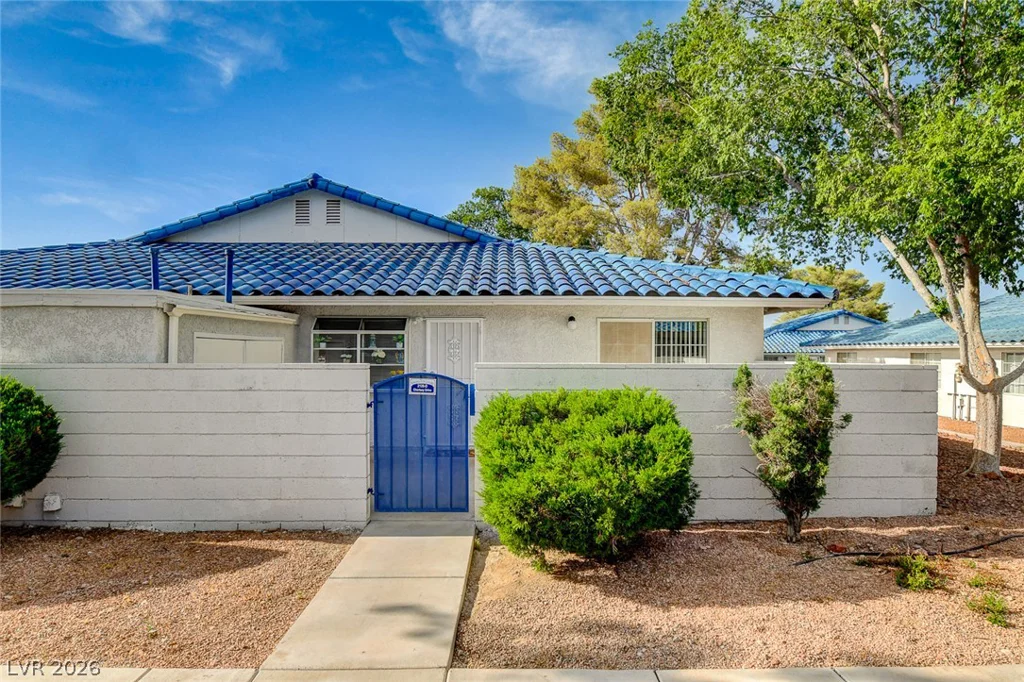 2128 Chertsey, Las Vegas, NV 89108