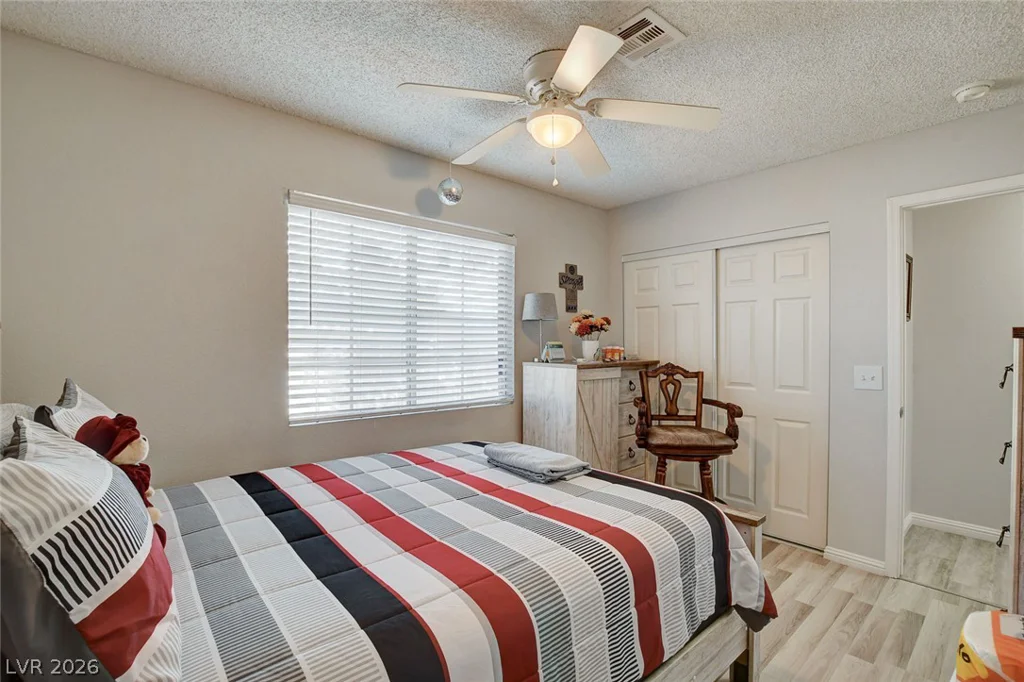 2128 Chertsey, Las Vegas, NV 89108