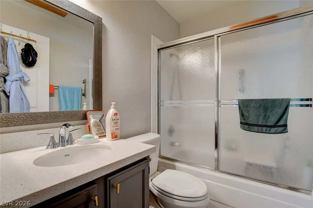 2128 Chertsey, Las Vegas, NV 89108