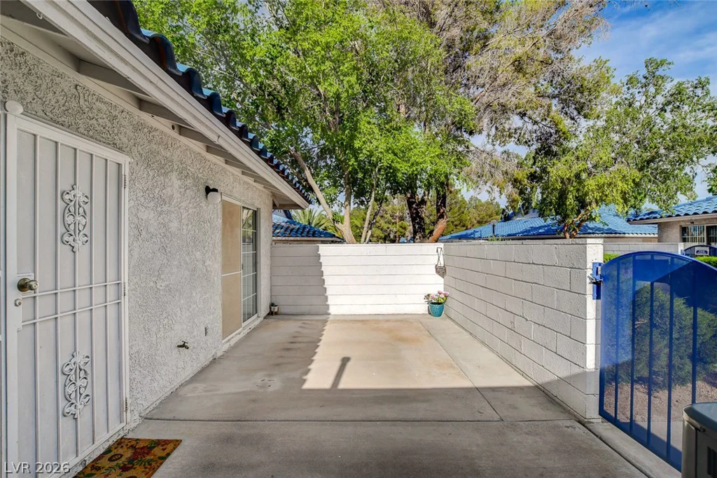 2128 Chertsey, Las Vegas, NV 89108