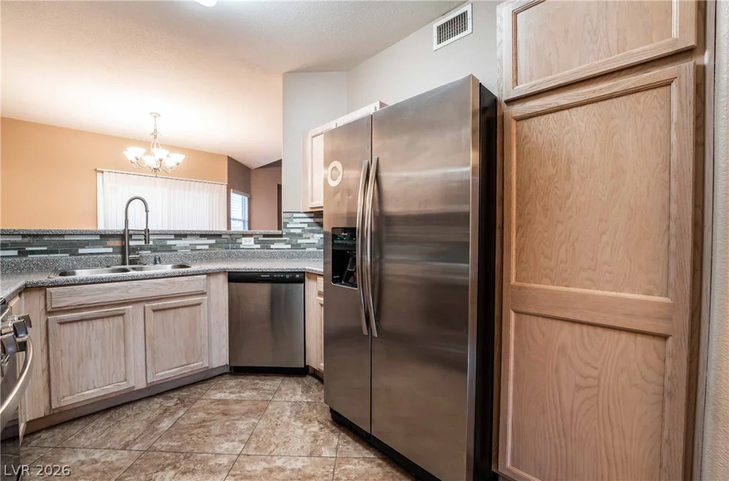 2000 Quartz Cliff, Las Vegas, NV 89117