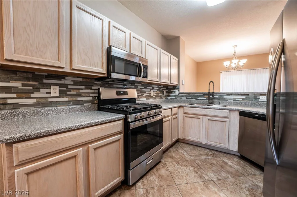 2000 Quartz Cliff, Las Vegas, NV 89117