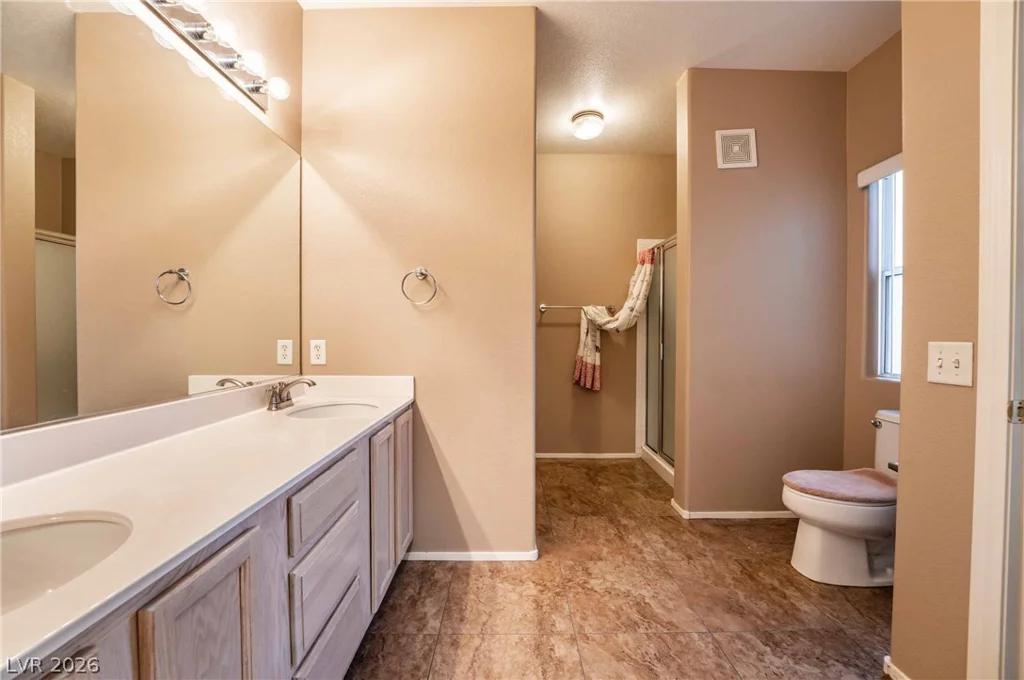 2000 Quartz Cliff, Las Vegas, NV 89117