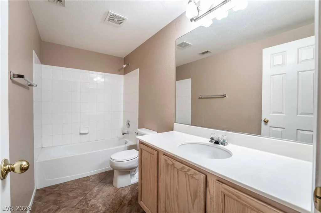 2000 Quartz Cliff, Las Vegas, NV 89117