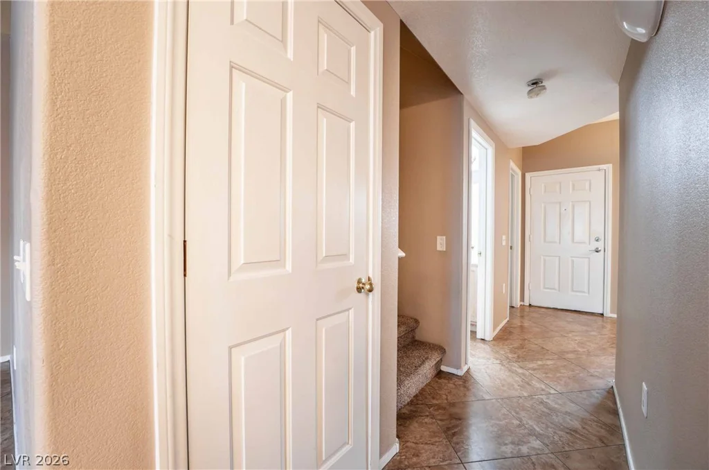 2000 Quartz Cliff, Las Vegas, NV 89117