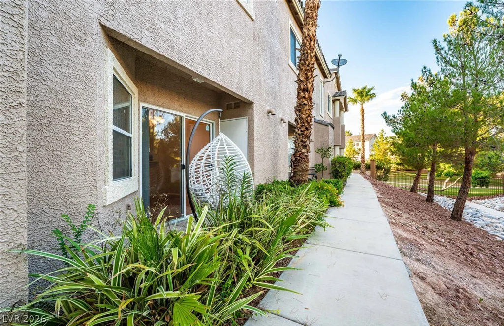 2000 Quartz Cliff, Las Vegas, NV 89117